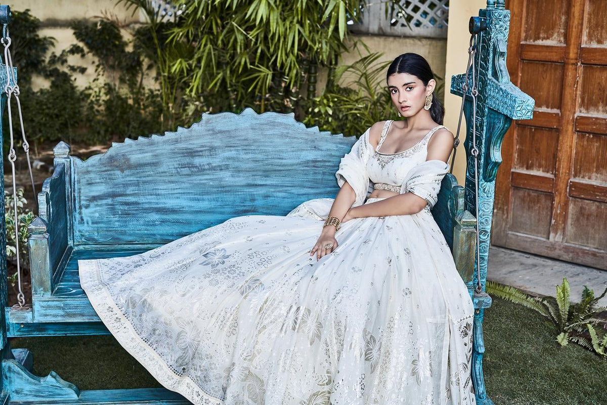 Wedding Reception Outfit Ideas For The Indian Bride The Wedding Cards Online India Wedding Reception Outfit Ideas For The Indian Bride The Wedding Cards Online India